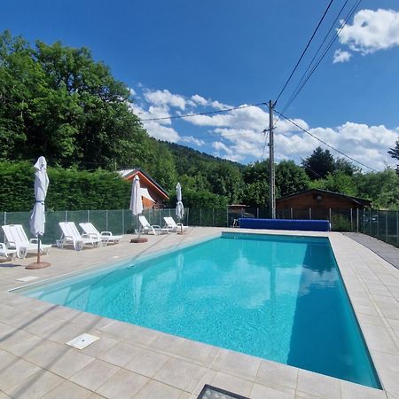 Chalet Bord De Lac Avec Piscine N2E Laffrey Exterior foto