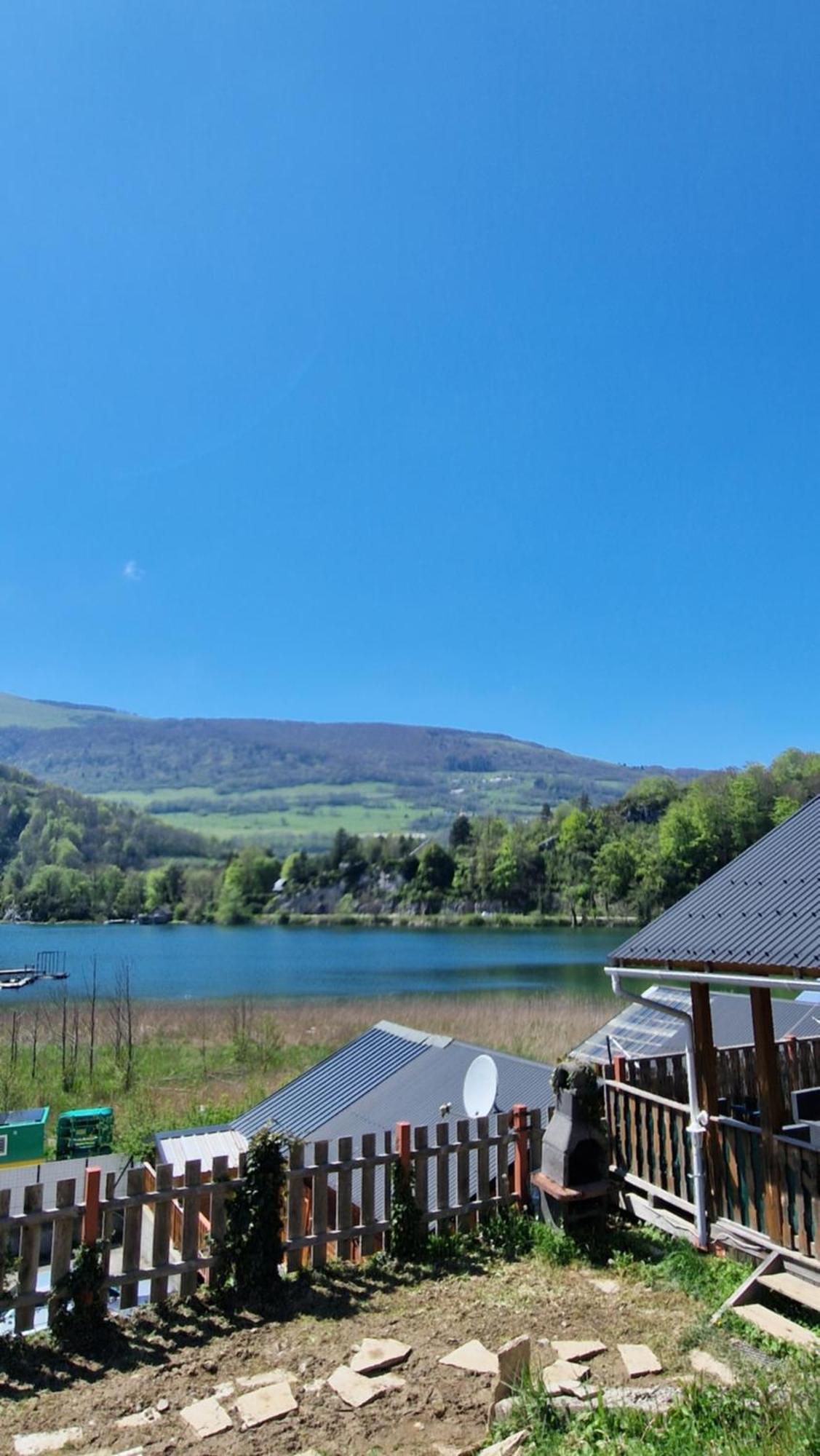 Chalet Bord De Lac Avec Piscine N2E Laffrey Exterior foto